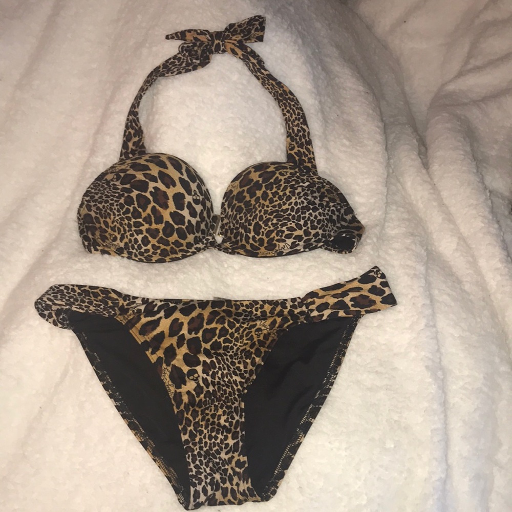 Victoria’s Secret bikini